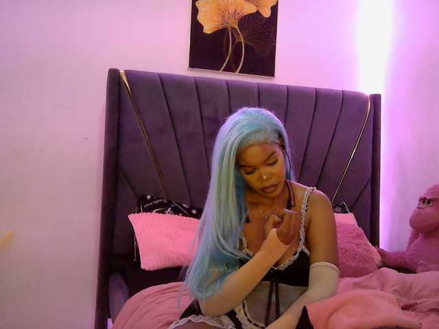 QueenB2