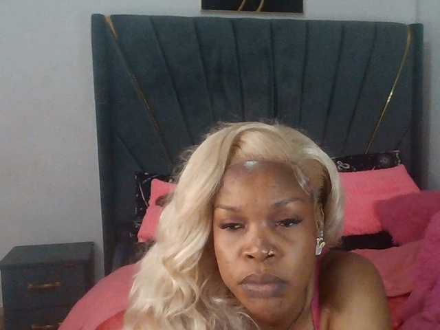 QueenB2