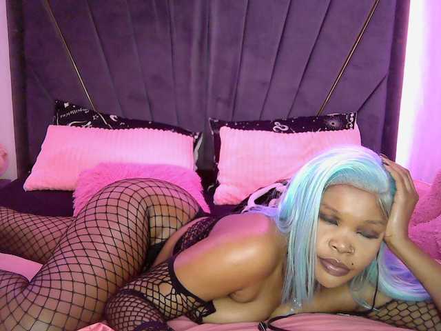 QueenB2