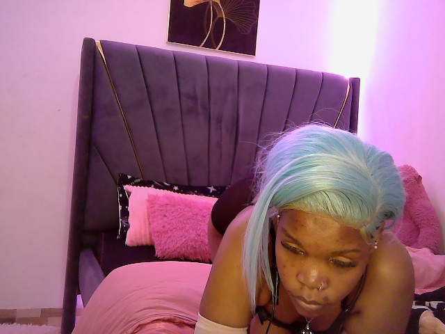 QueenB2