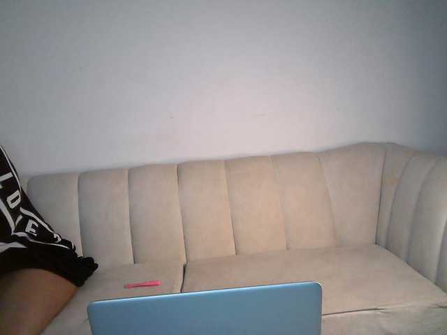 QueenB2 live cam on BongaCams