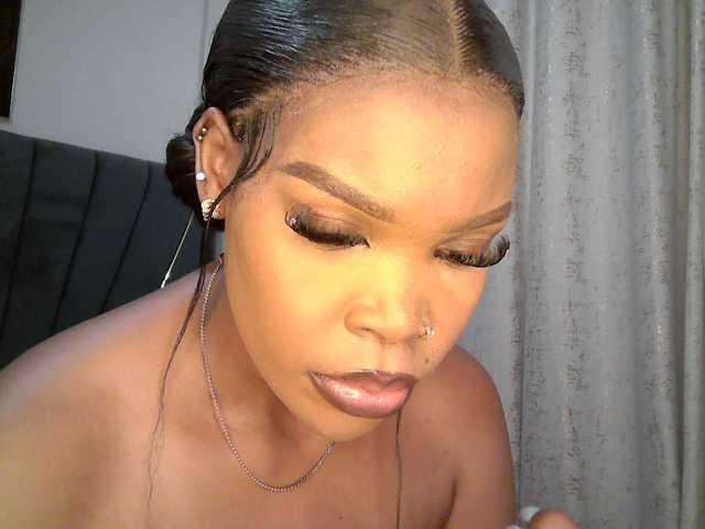 QueenB2