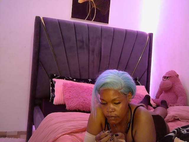 QueenB2