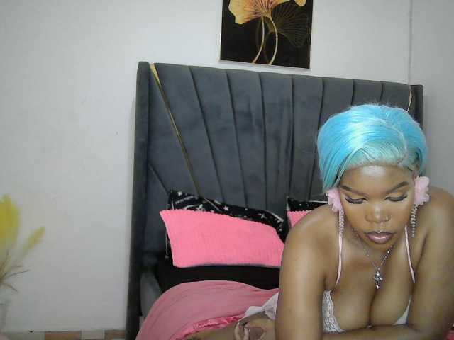 QueenB2