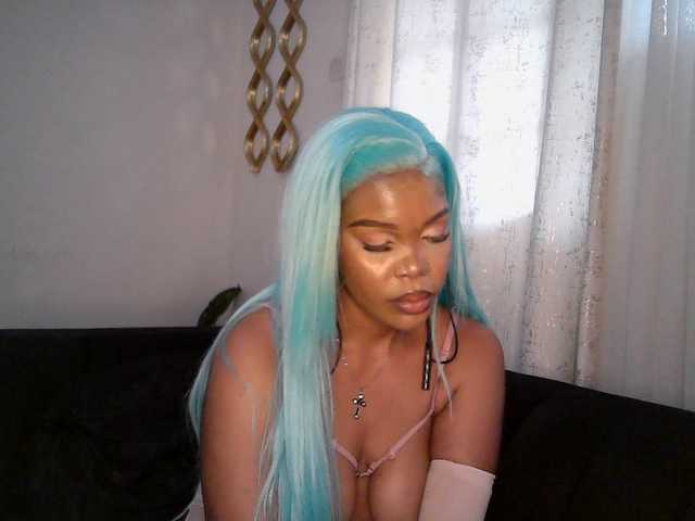 QueenB2
