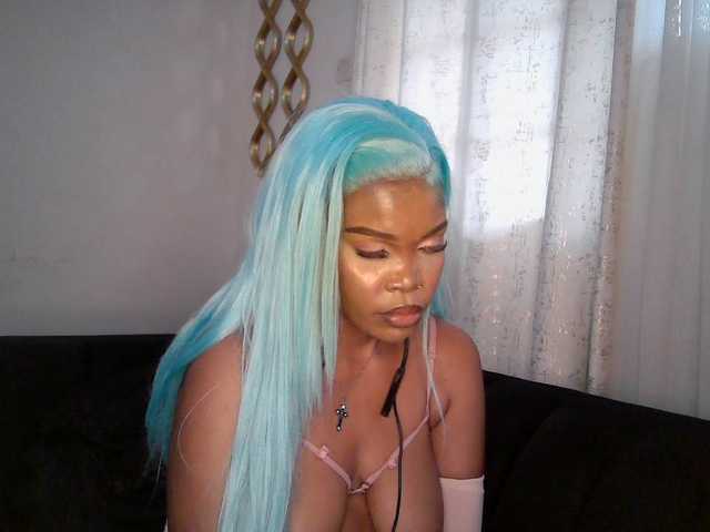 QueenB2