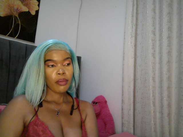 QueenB2