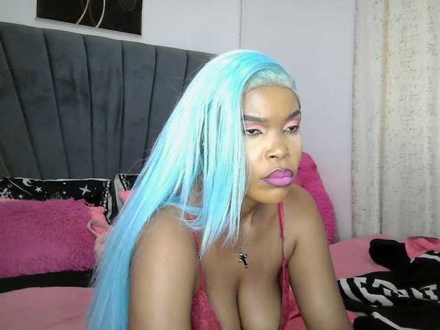QueenB2