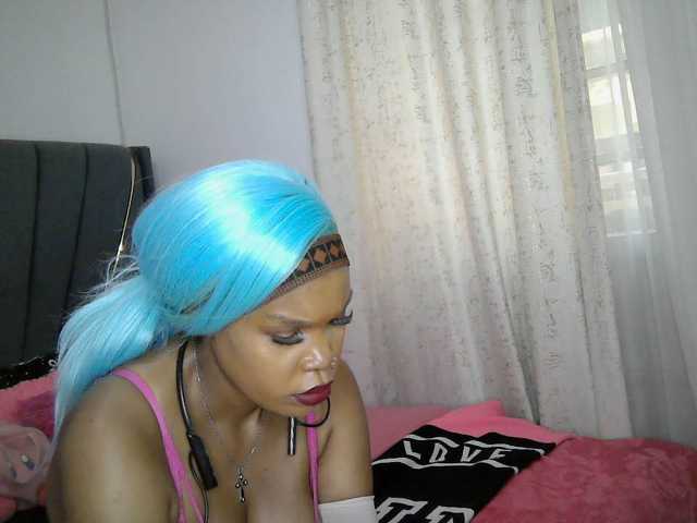 QueenB2