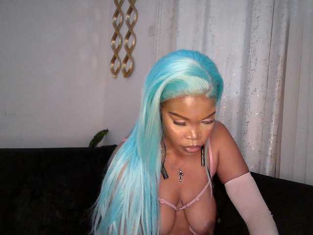 QueenB2