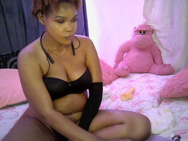 QueenB2