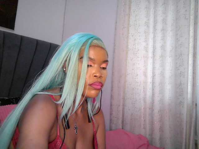 QueenB2