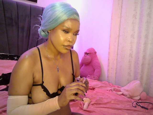 QueenB2