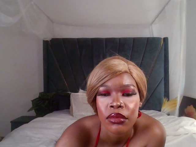QueenB2
