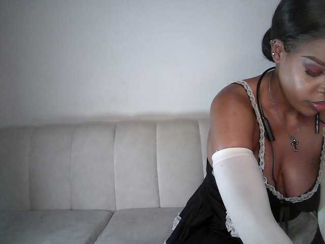 QueenB2