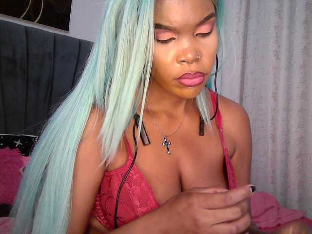 QueenB2