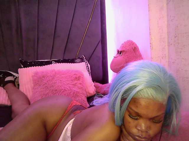 QueenB2
