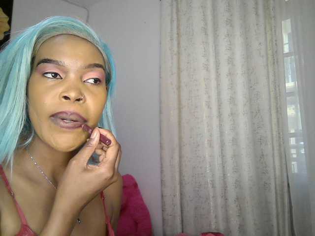 QueenB2