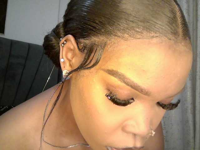 QueenB2