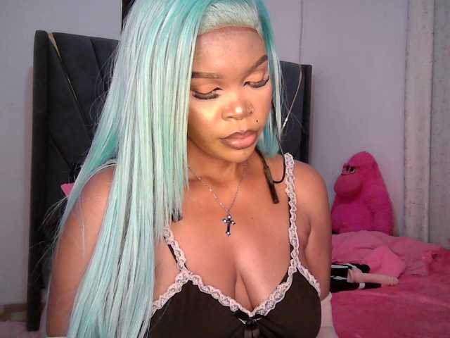 QueenB2