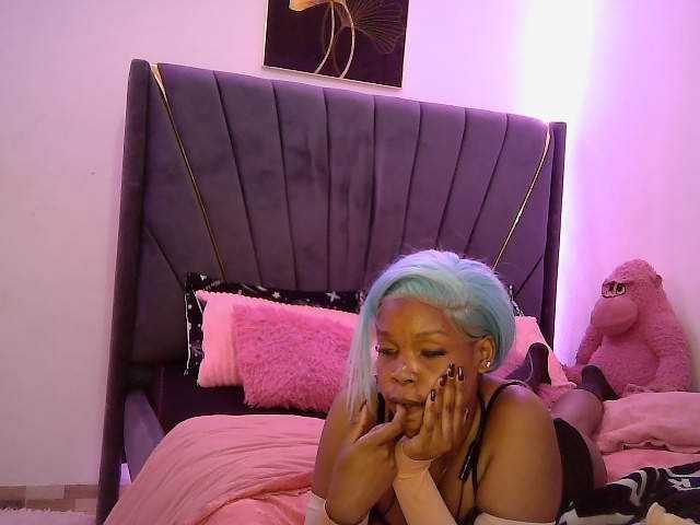 QueenB2