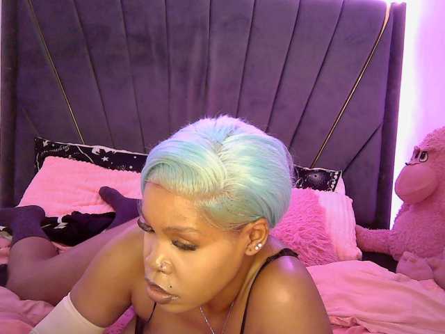 QueenB2