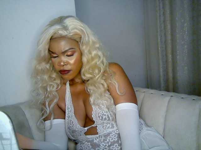 QueenB2