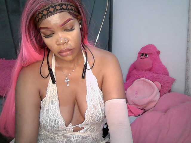 QueenB2