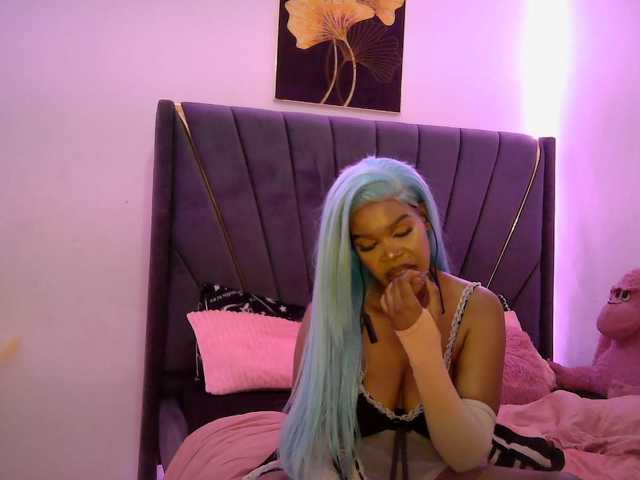 QueenB2