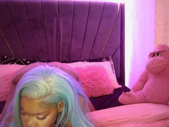 QueenB2
