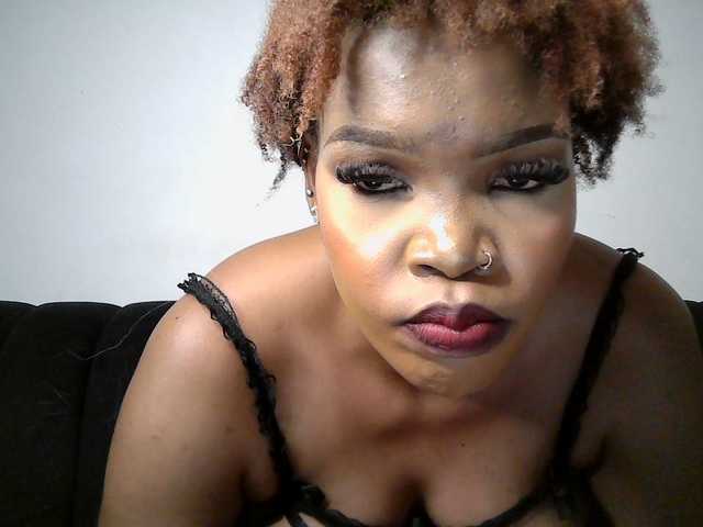 Queen B (QueenB2)