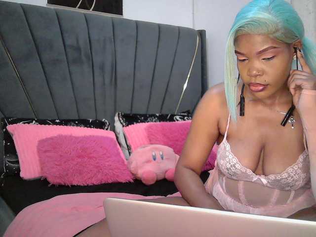 QueenB2