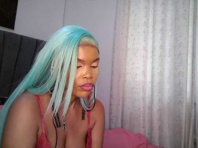 QueenB2