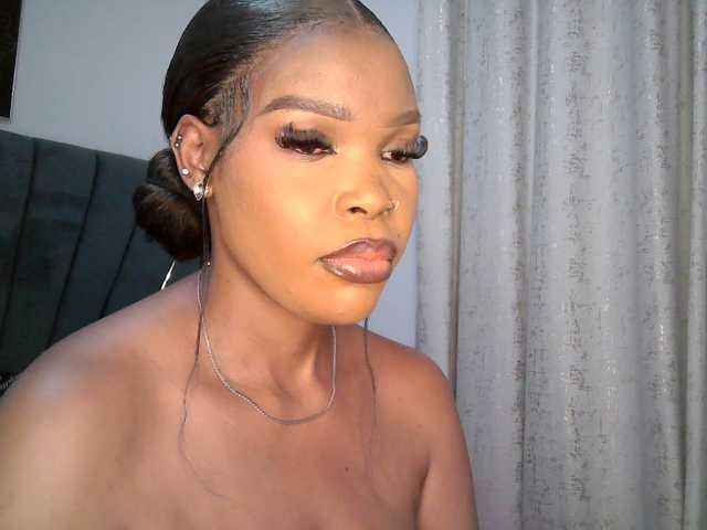 QueenB2