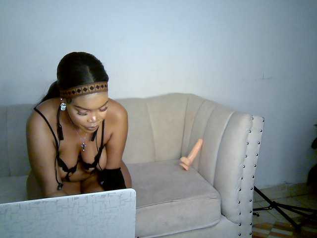 QueenB2