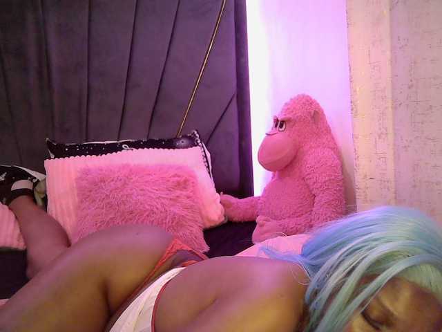 QueenB2