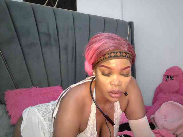 QueenB2