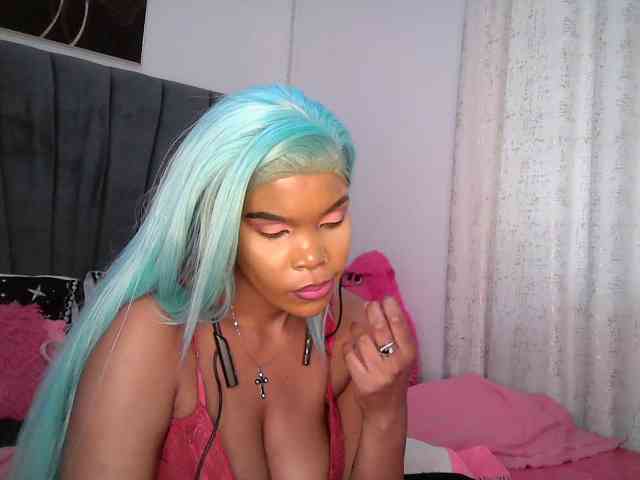QueenB2