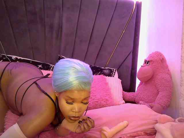 QueenB2