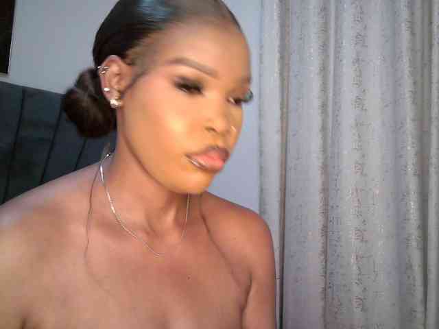 QueenB2