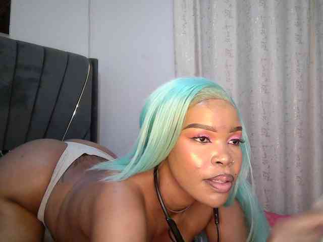 QueenB2