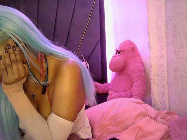 QueenB2