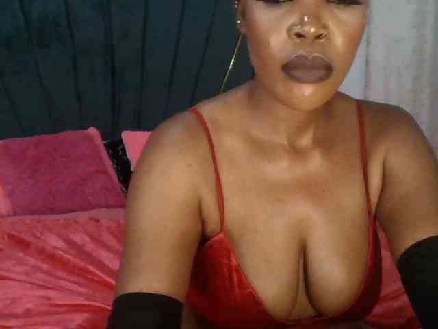 QueenB2