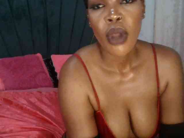 QueenB2