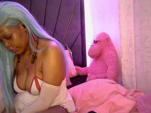 QueenB2 webcam