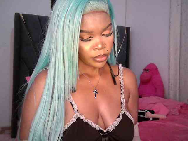 QueenB2