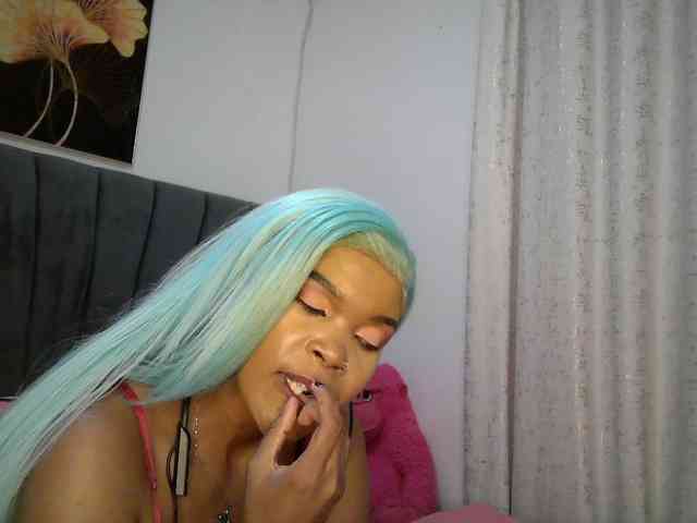 QueenB2