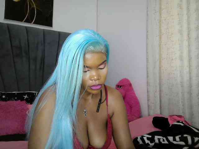 QueenB2