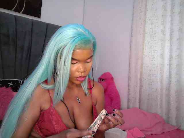 QueenB2