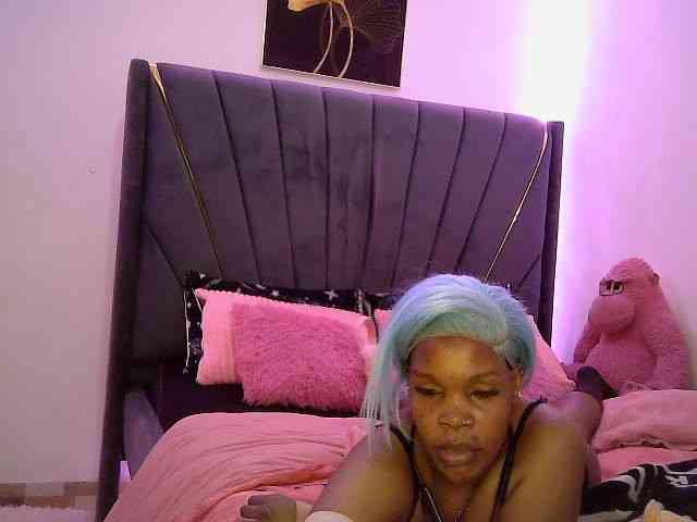 QueenB2